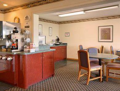 Super 8 By Wyndham Canton/livonia Area